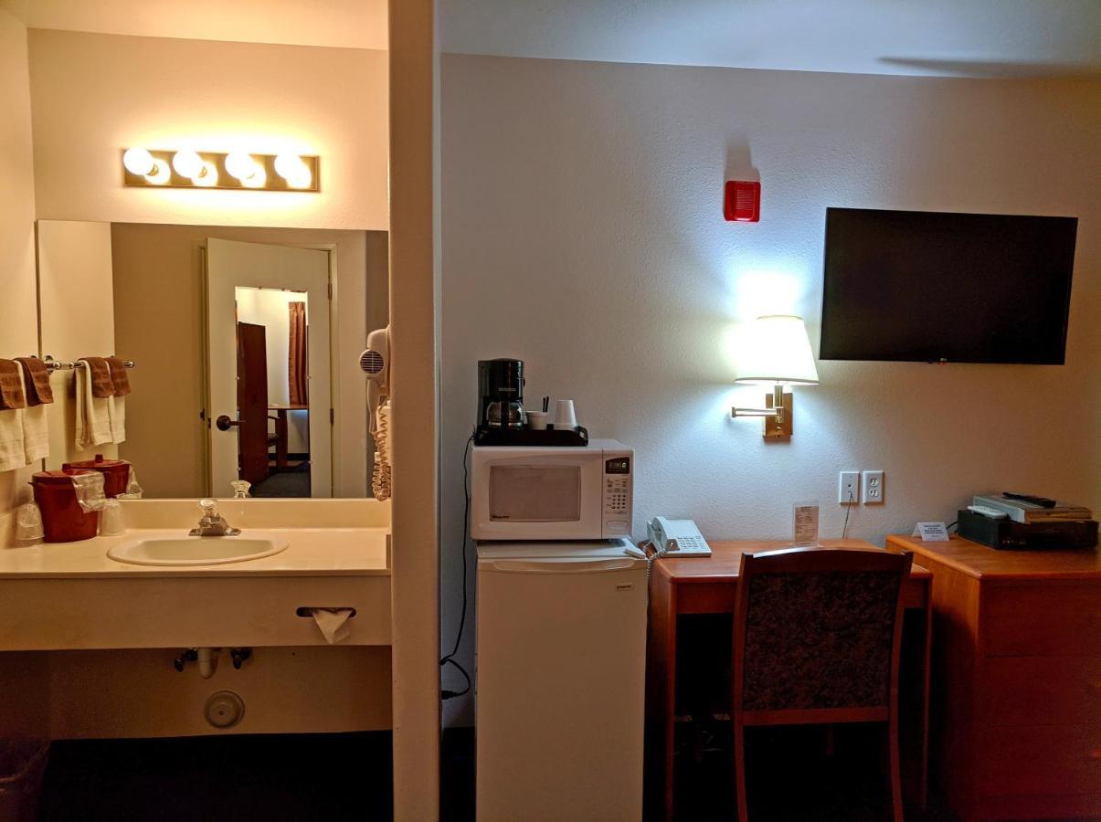 Aquarius Inn Bicknell Exteriör bild
