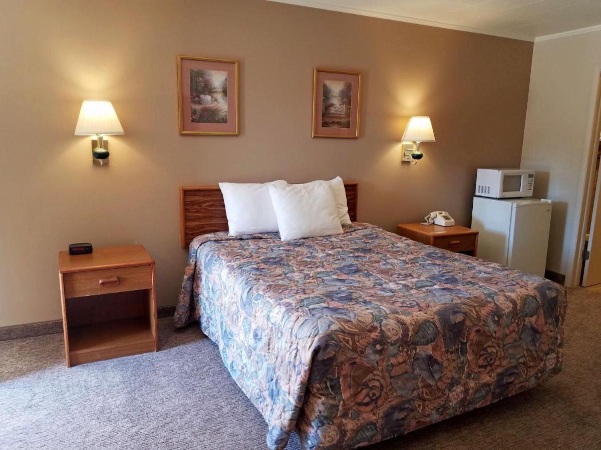 Aquarius Inn Bicknell Exteriör bild