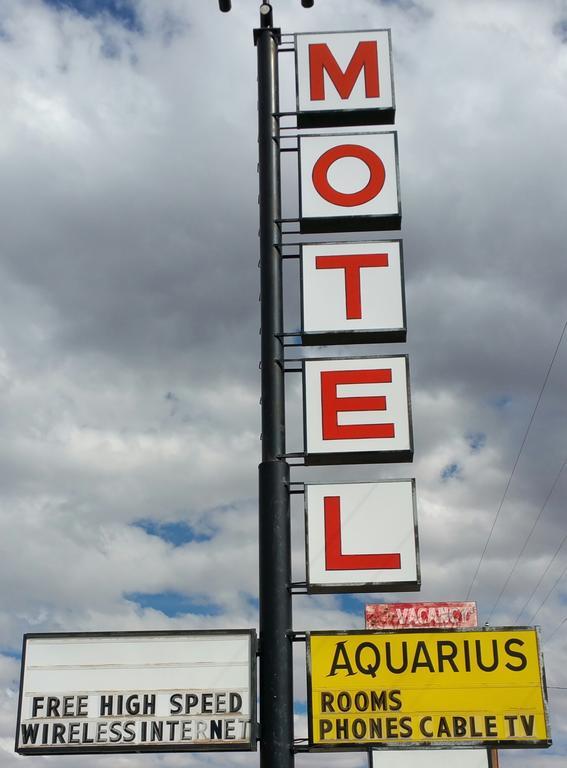 Aquarius Inn Bicknell Exteriör bild