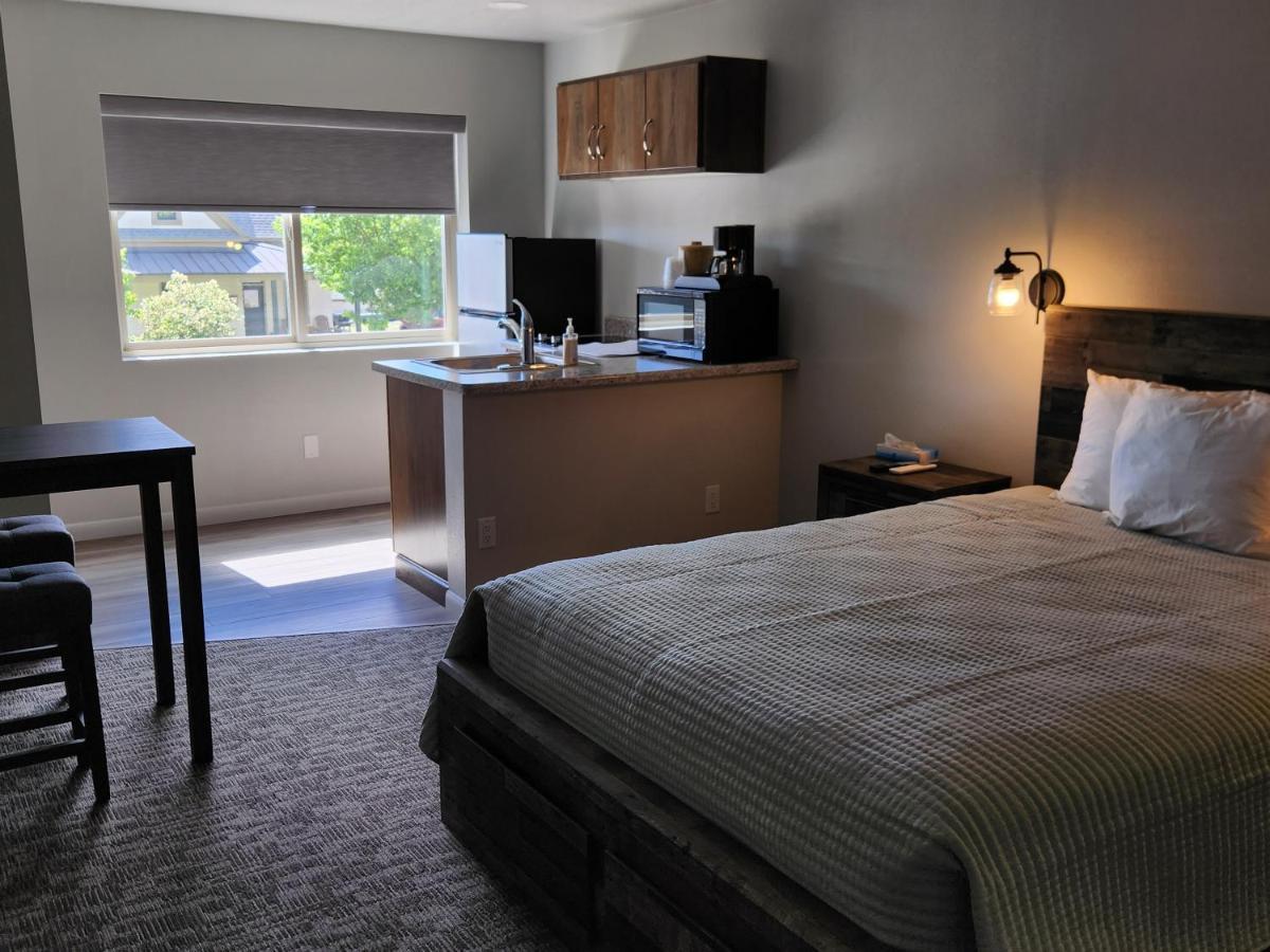 Aquarius Inn Bicknell Exteriör bild