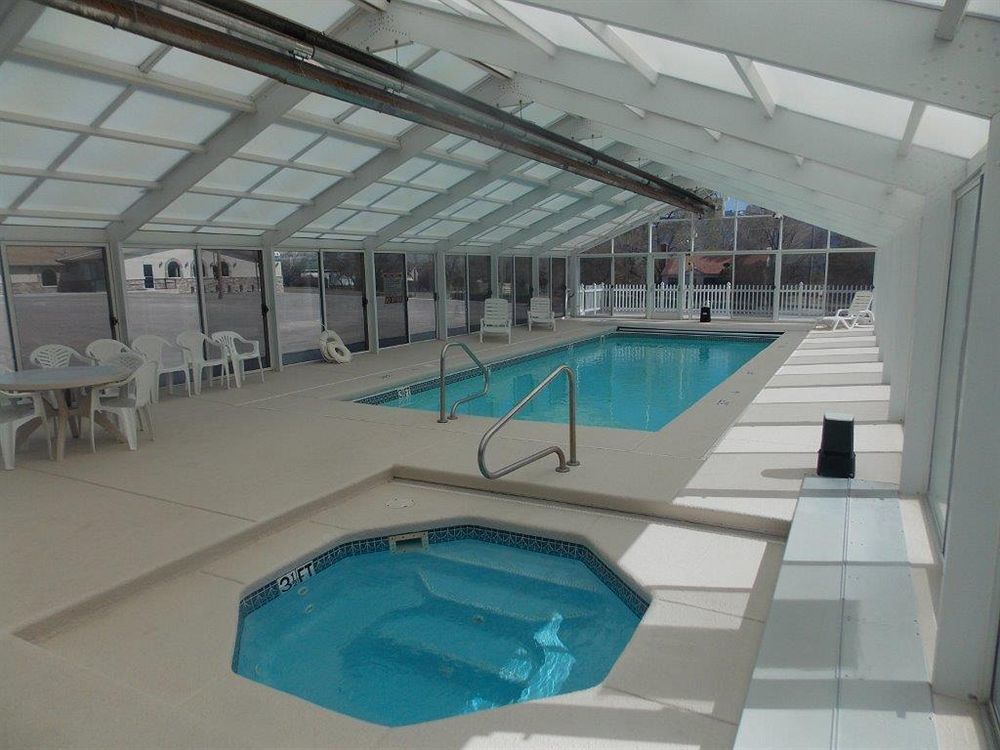 Aquarius Inn Bicknell Exteriör bild